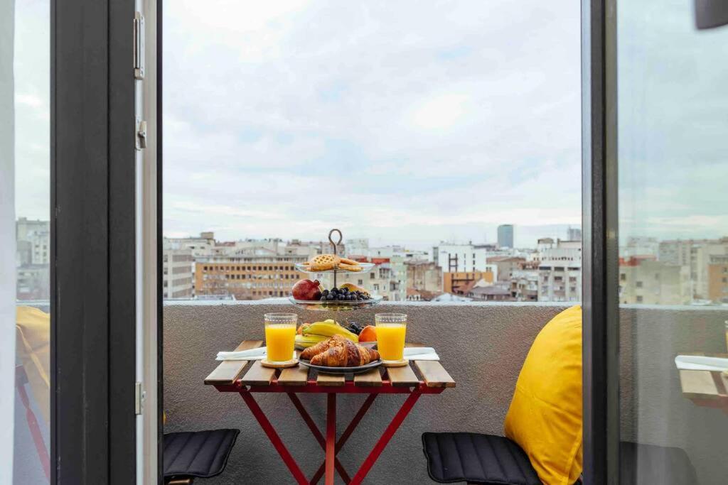 Stunning Views - Top Location - Netflix + Balcony Bucharest Exterior photo