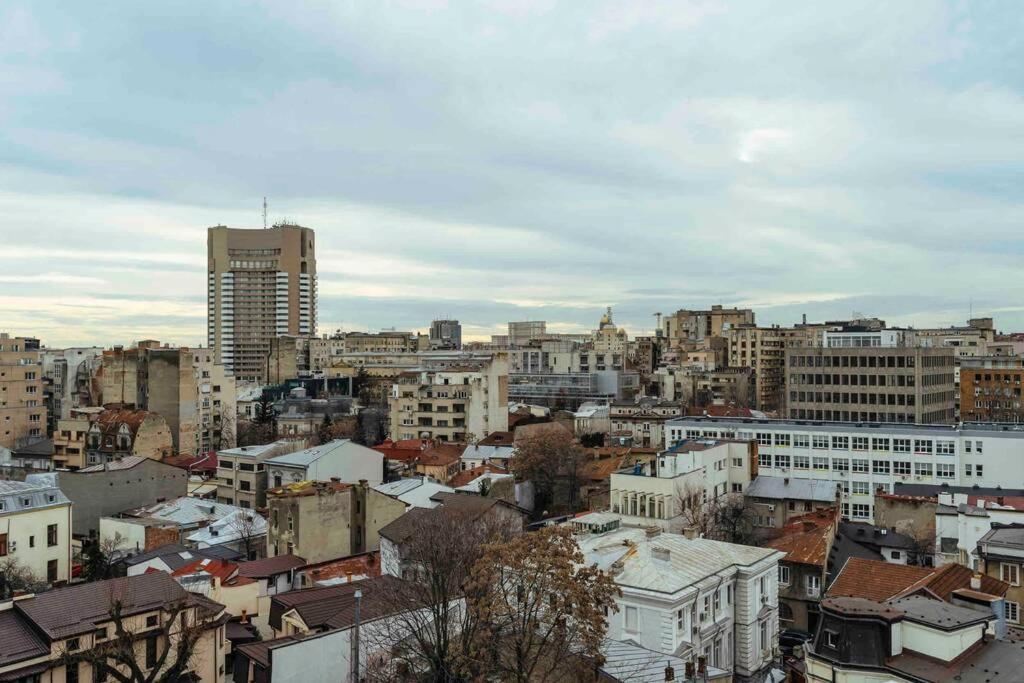 Stunning Views - Top Location - Netflix + Balcony Bucharest Exterior photo